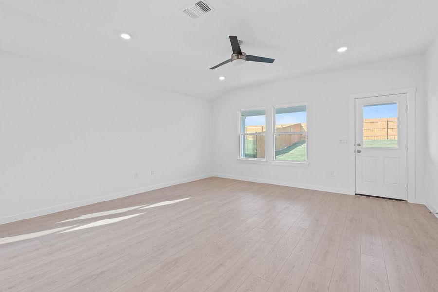 Spacious, unfurnished interior of a new home in Trails at Wildhorse, Austin (Image 30).