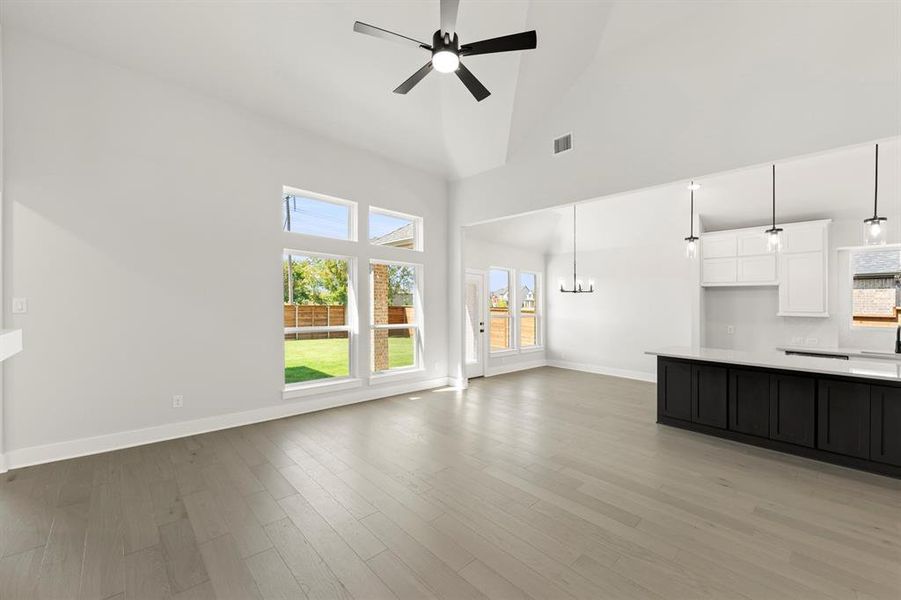 07. 1704 Possum - Family (2)