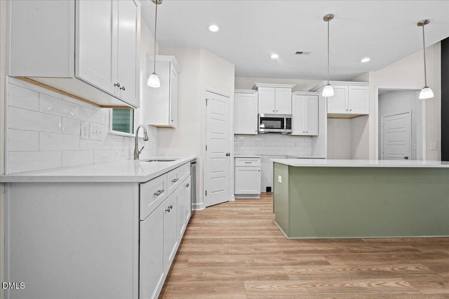 20-101 Marie Ave-14 20-101 Marie Ave-14