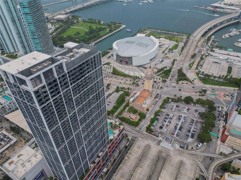 Condo located in Miami, FL showcasing its design and architecture (Image 28). Condo located in Miami, FL showcasing its design and architecture (Image 28).