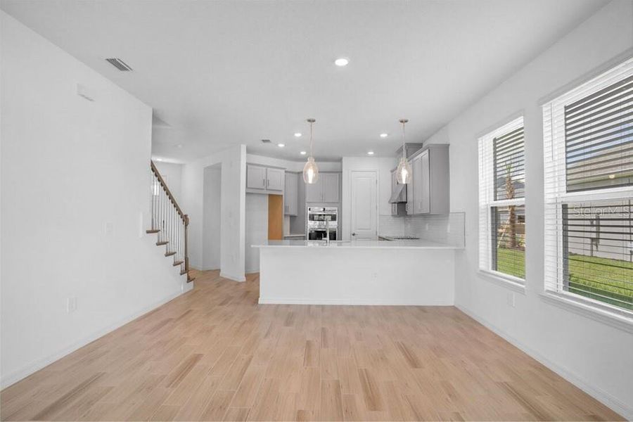 Spacious, unfurnished interior of a new home in Indigo Creek, Apollo Beach (Image 24).