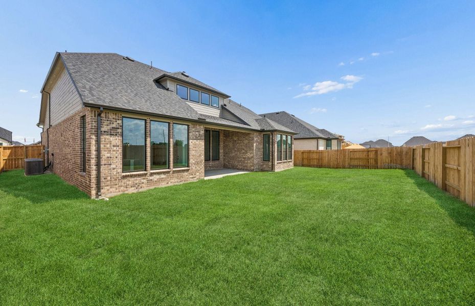 Exterior details and patio area of a home in Katy Court, Katy (Image 3).
