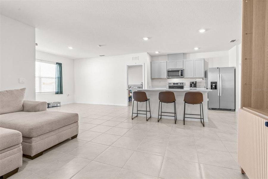 Furnished interior view inside a new home in , Bartow (Image 12).