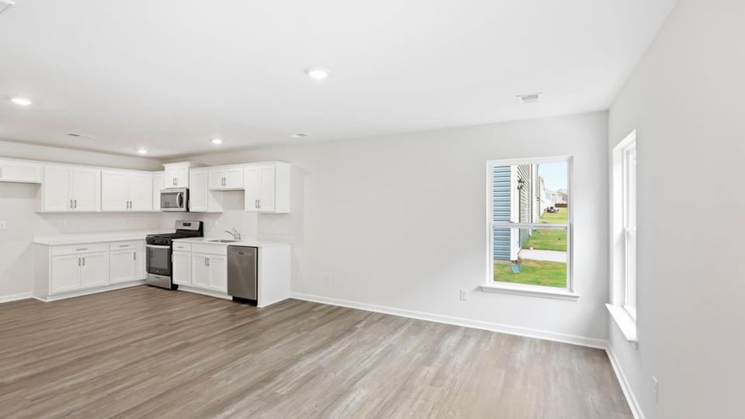 Spacious, unfurnished interior of a new home in Durbin Meadows, Fountain Inn (Image 26).