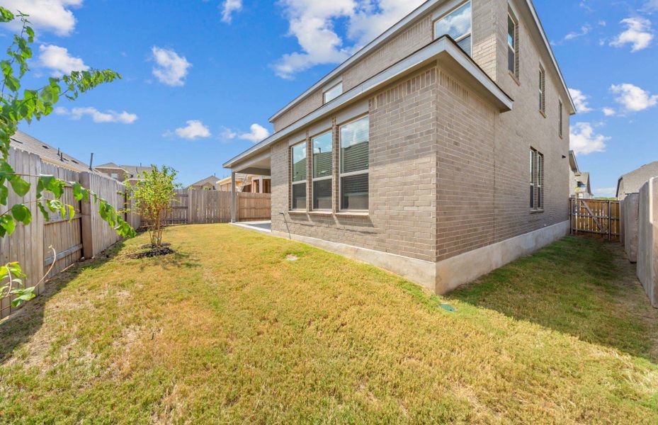 Exterior details and patio area of a home in La Cima, San Marcos (Image 21).
