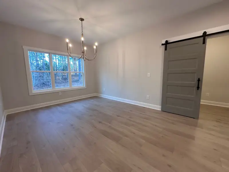 Spacious, unfurnished interior of a new home in Dove Creek, LaGrange (Image 13).