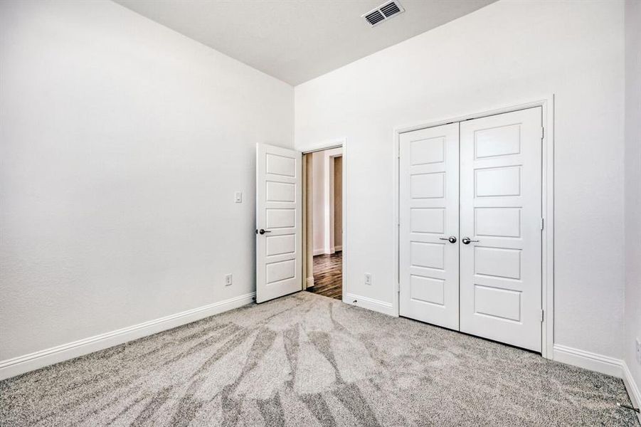 Spacious, unfurnished interior of a new home in Heartland, Heartland (Image 18).