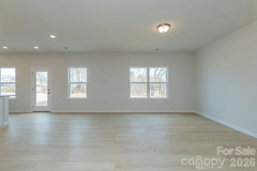Spacious, unfurnished interior of a new home in Cedar Meadows, Monroe (Image 35).