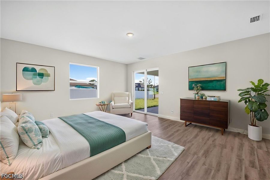 Furnished interior view inside a new home in Cape Coral, Cape Coral (Image 5).