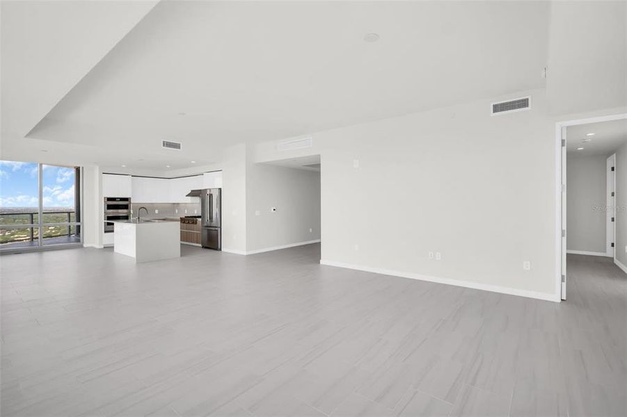 Spacious, unfurnished interior of a new home in , St. Petersburg (Image 56).