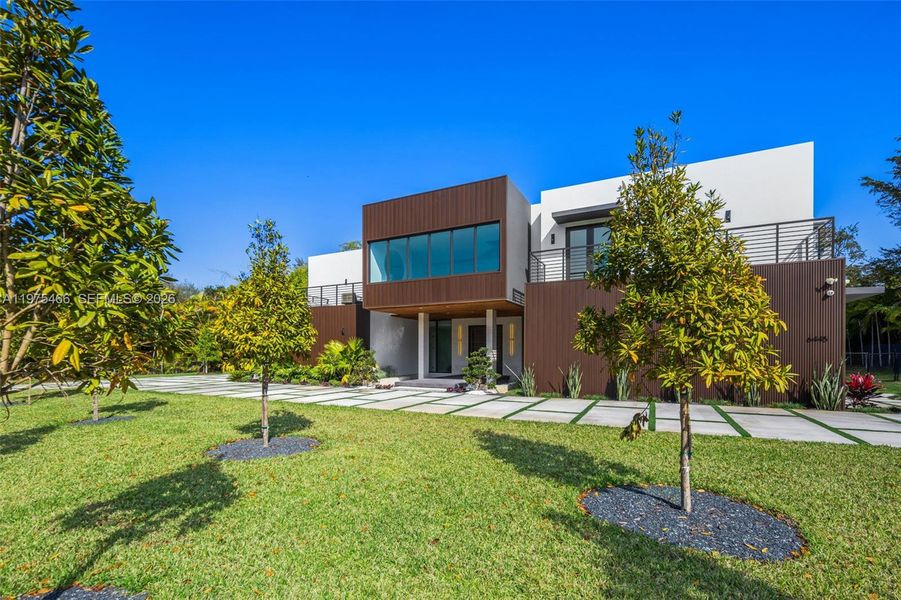 Image 95 of a home in .