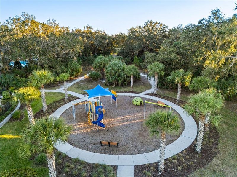 Community amenities in , Parrish (Image 33).