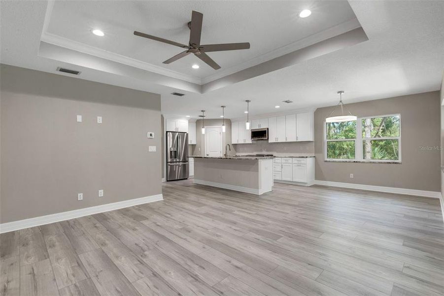 Spacious, unfurnished interior of a new home in , Englewood (Image 16).
