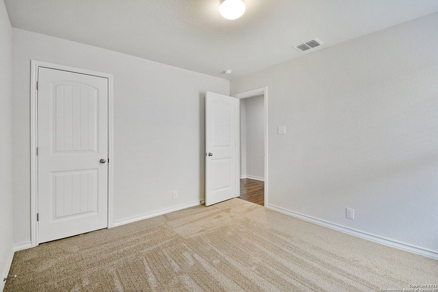 Spacious, unfurnished interior of a new home in The Canyons at Amhurst, San Antonio (Image 8). Spacious, unfurnished interior of a new home in The Canyons at Amhurst, San Antonio (Image 8).