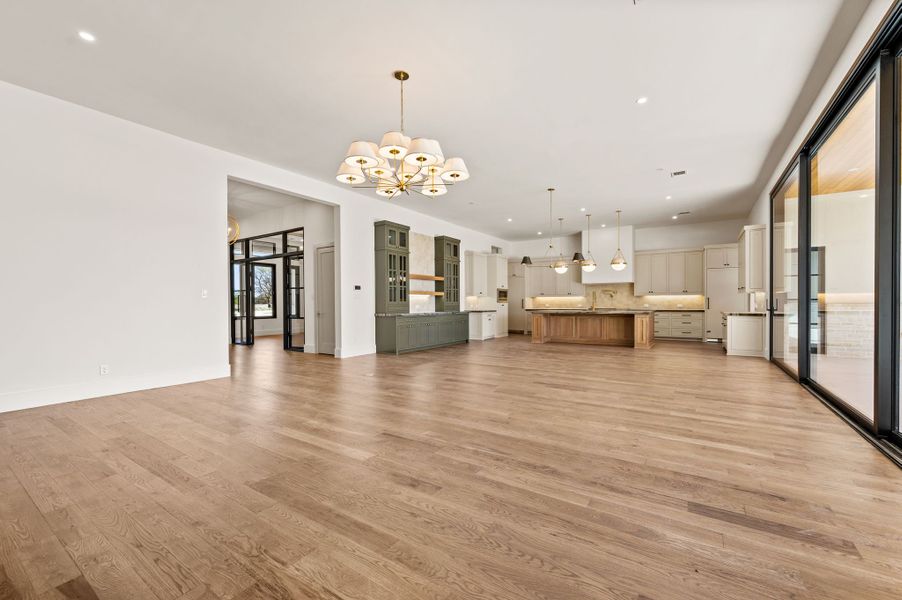 Spacious, unfurnished interior of a new home in Fleming Pointe, Fort Worth (Image 36).