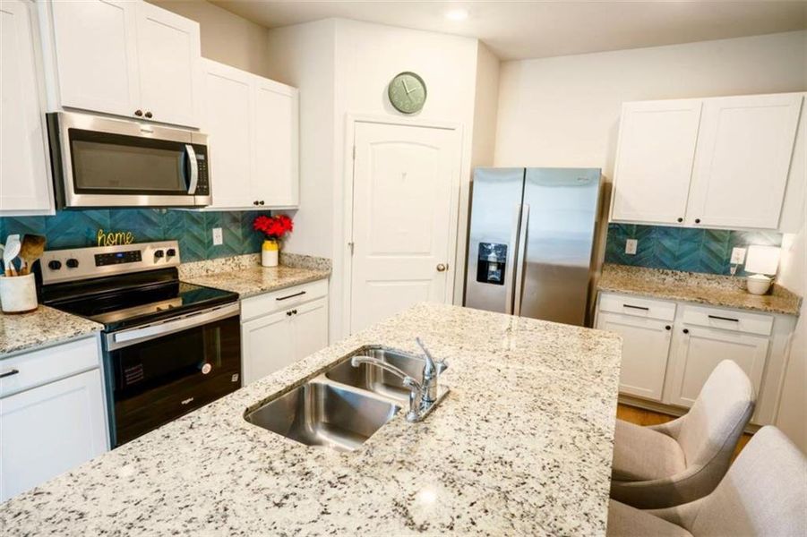 Furnished interior view inside a new home in Rolling Meadows, Jasper (Image 7).