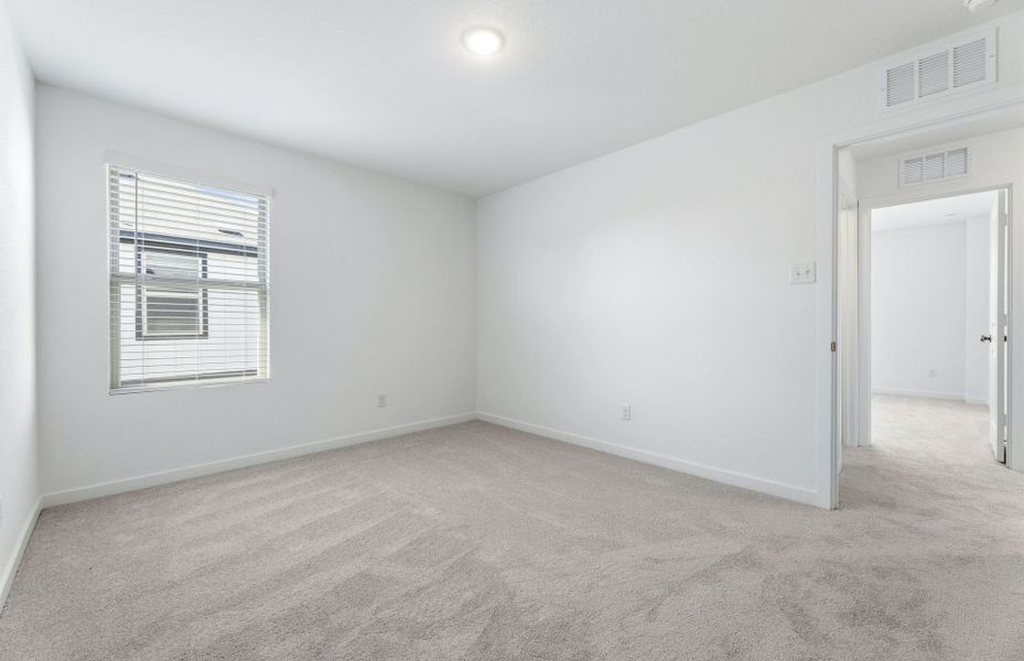 Spacious, unfurnished interior of a new home in Sonterra, Jarrell (Image 12).