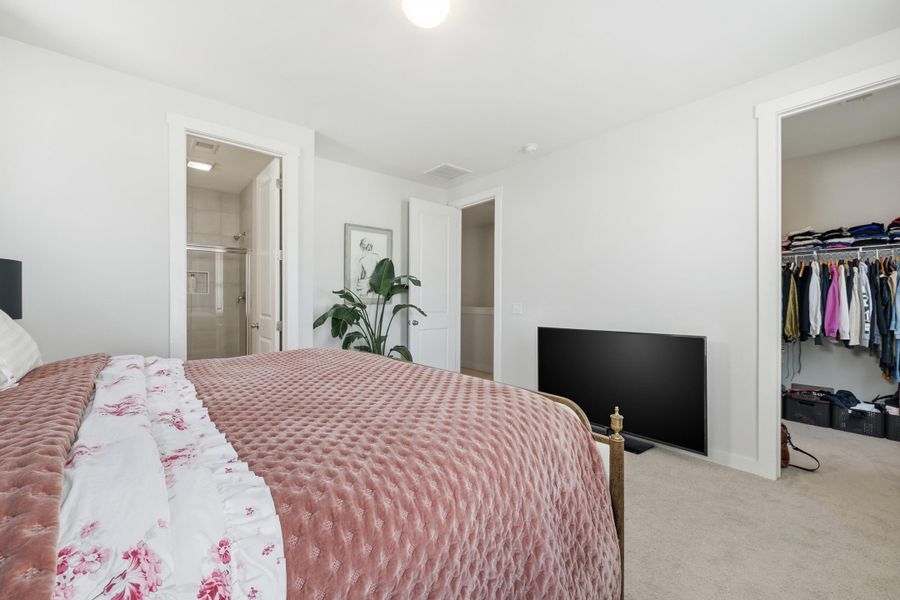 Furnished interior view inside a new home in Homecoming, Ravenel (Image 35). Furnished interior view inside a new home in Homecoming, Ravenel (Image 35).