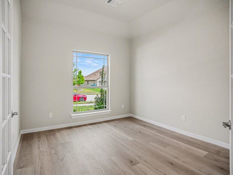 Spacious, unfurnished interior of a new home in Cole Crossing Estates, DeSoto (Image 24). Spacious, unfurnished interior of a new home in Cole Crossing Estates, DeSoto (Image 24).