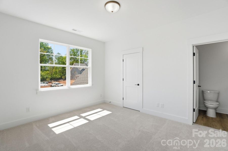 Spacious, unfurnished interior of a new home in Robinson Oaks, Gastonia (Image 21).