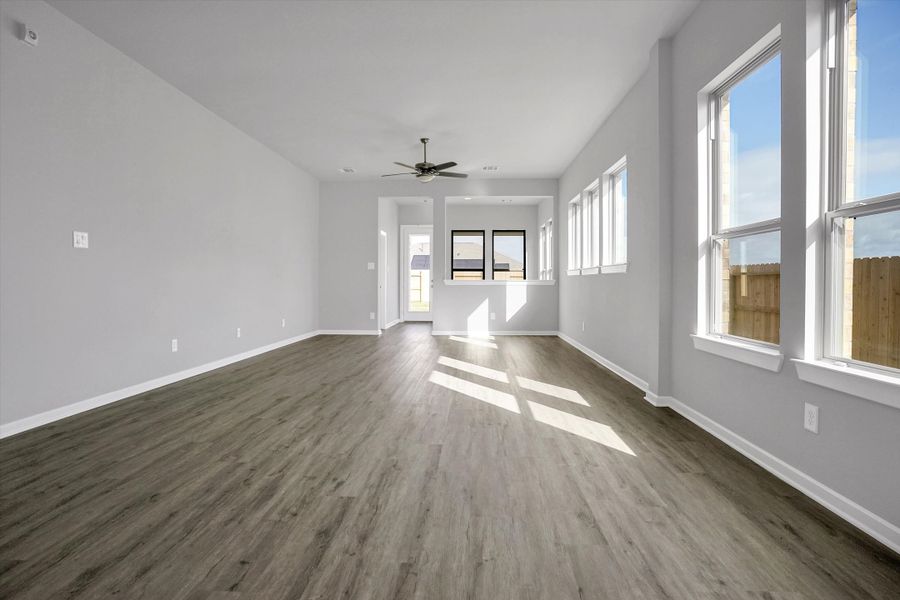Spacious, unfurnished interior of a new home in Sunterra 50s, Katy (Image 25). Spacious, unfurnished interior of a new home in Sunterra 50s, Katy (Image 25).