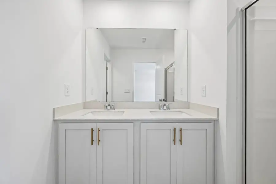 Representative images and renderings are for illustrative purposes. Actual structural options and design finishes of home may vary.