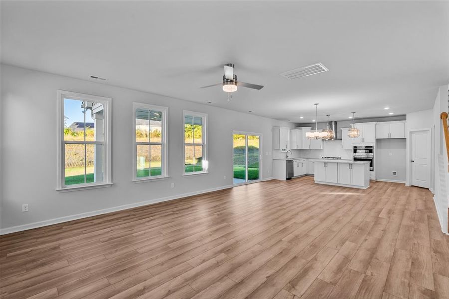 Spacious, unfurnished interior of a new home in Rogers Spring, Graham (Image 27).
