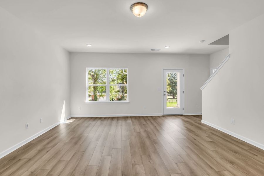 Spacious, unfurnished interior of a new home in Hampshire Hills, Columbia (Image 37).
