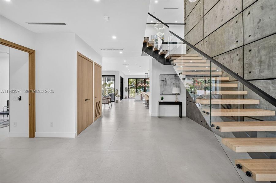 Furnished interior view inside a new home in , Fort Lauderdale (Image 10).