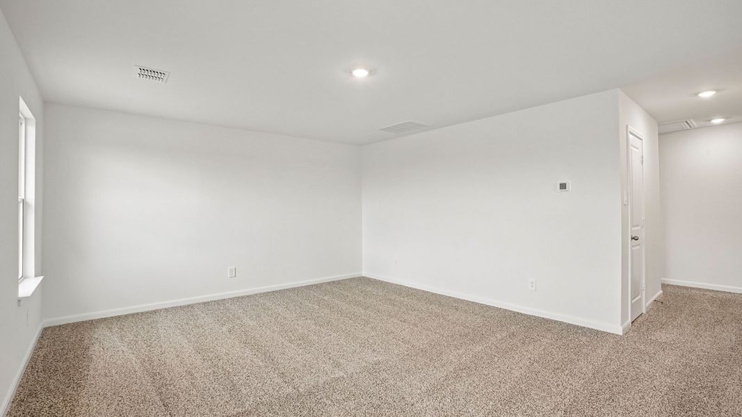 Spacious, unfurnished interior of a new home in Briarwood, Elgin (Image 30).