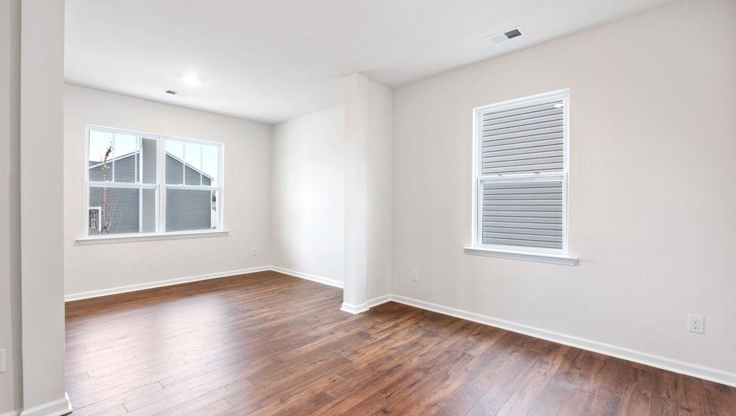 Spacious, unfurnished interior of a new home in Hunters Ridge, Woodruff (Image 15).