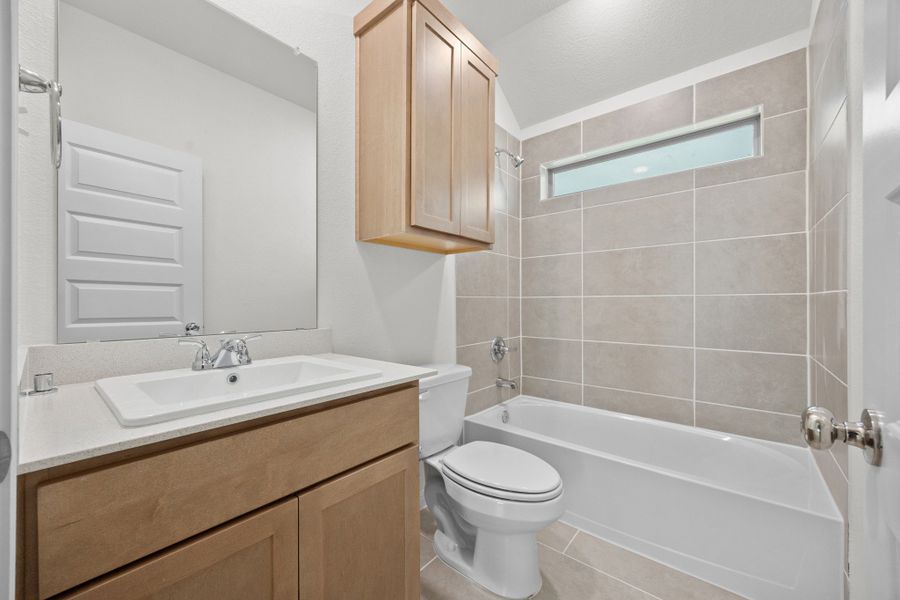 Furnished interior view inside a new home in Trinity Ranch, Elgin (Image 12).