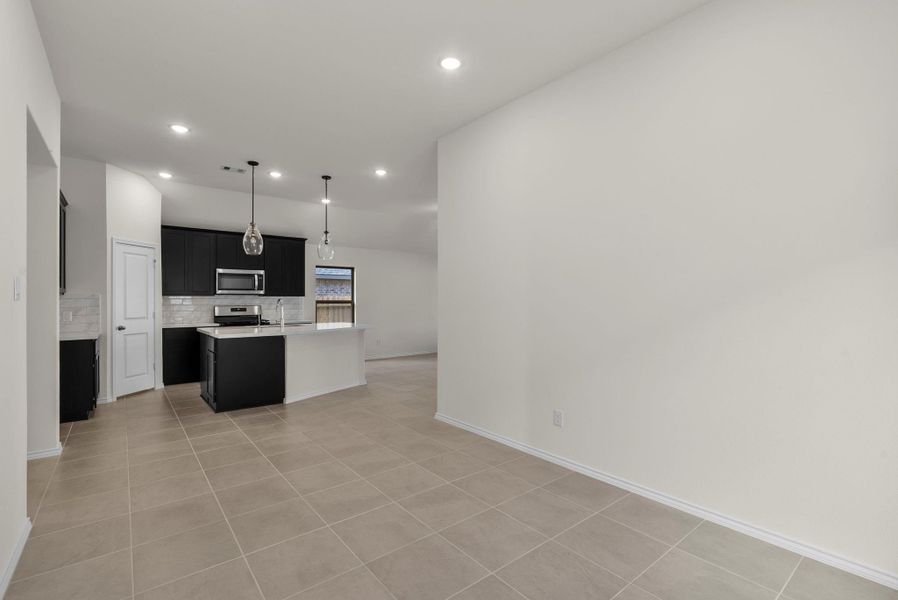 Spacious, unfurnished interior of a new home in Grand Central Park, Conroe (Image 14).