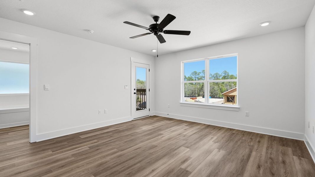 Spacious, unfurnished interior of a new home in Colonial East, Panama City Beach (Image 24). Spacious, unfurnished interior of a new home in Colonial East, Panama City Beach (Image 24).