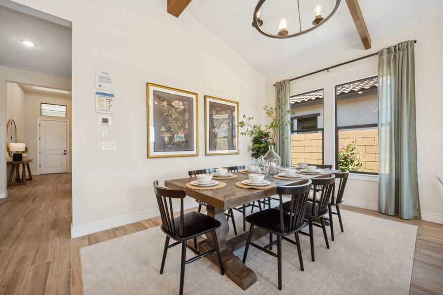 Vaulted ceiling in the dining area