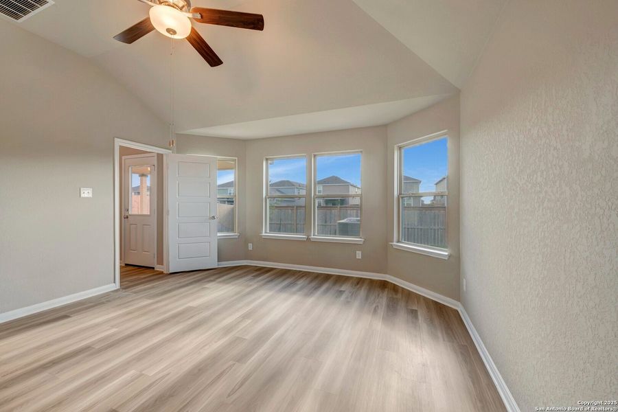 Spacious, unfurnished interior of a new home in Park Place, New Braunfels (Image 58).