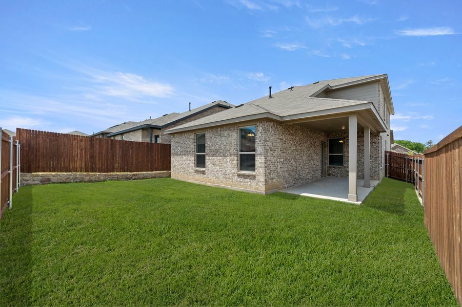 Front exterior of a new home in ValleyBrooke, Mesquite, TX, highlighting curb appeal (Image 28).