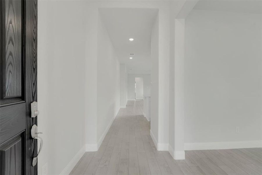 Spacious, unfurnished interior of a new home in , Princeton (Image 11).