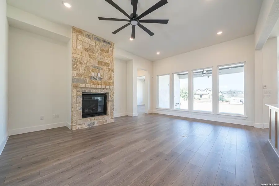 Spacious, unfurnished interior of a new home in , Kerrville (Image 16).