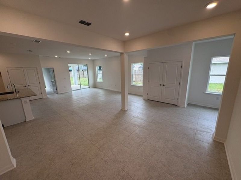 Spacious, unfurnished interior of a new home in Palm Coast, Palm Coast (Image 8).