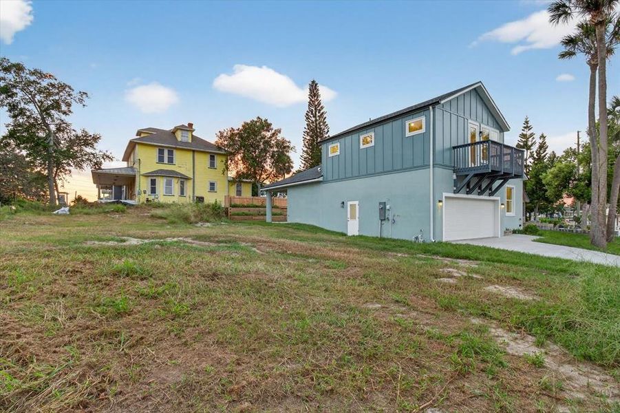 Image 86 of a home in .