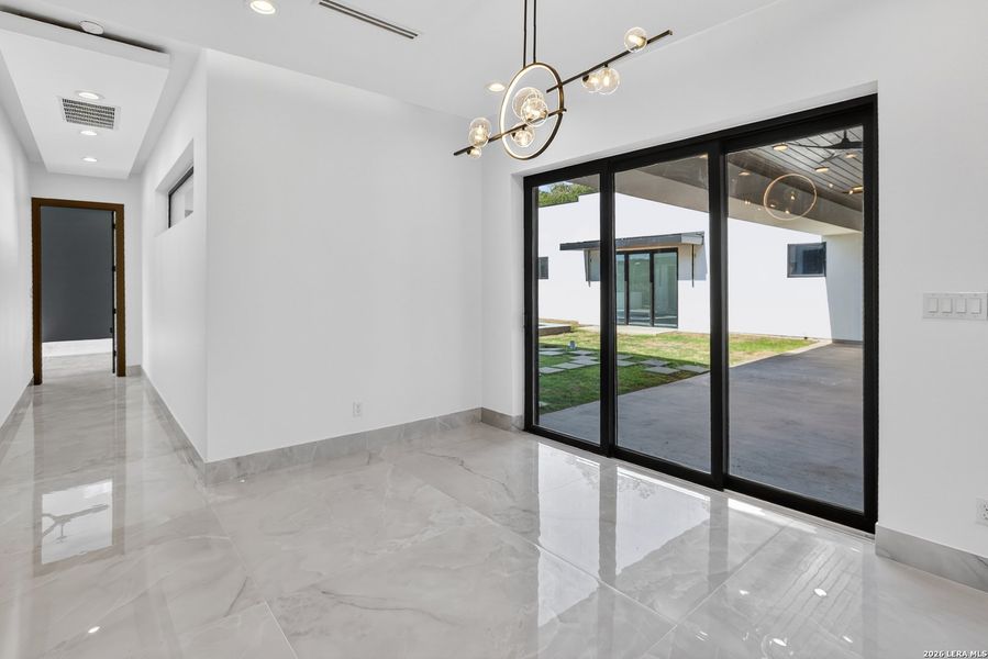 Spacious, unfurnished interior of a new home in , San Antonio (Image 40).