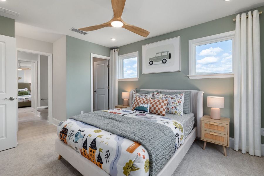 Representative furnished interior of a home built from the Continental by Pulte Homes in Mailman Post, Knightdale (Image 33).