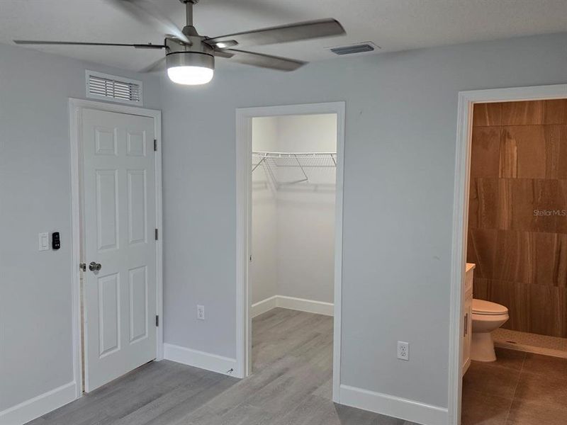 Spacious, unfurnished interior of a new home in , Dunnellon (Image 11).