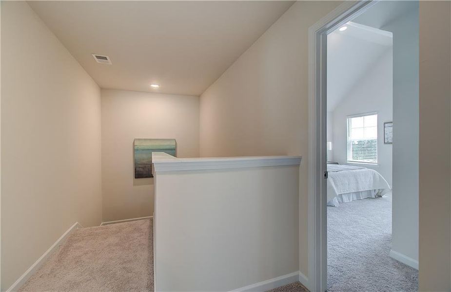 Spacious, unfurnished interior of a new home in Alcovy Village, Lawrenceville (Image 8).