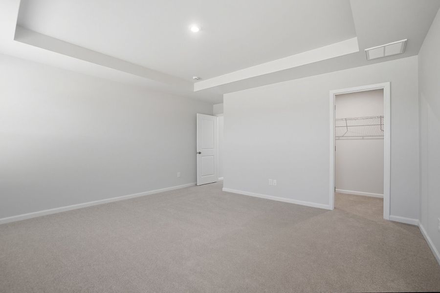 Spacious, unfurnished interior of a new home in Waxhaw Landing, Monroe (Image 24).