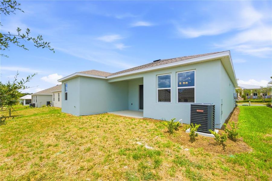 Exterior details and patio area of a home in , Okahumpka (Image 18).
