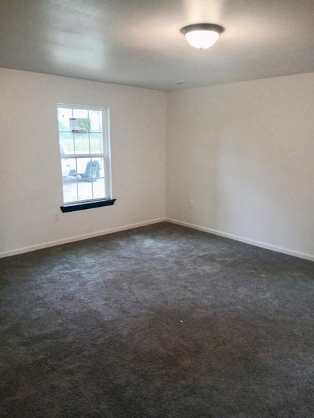 Spacious, unfurnished interior of a new home in , Liberty (Image 8).