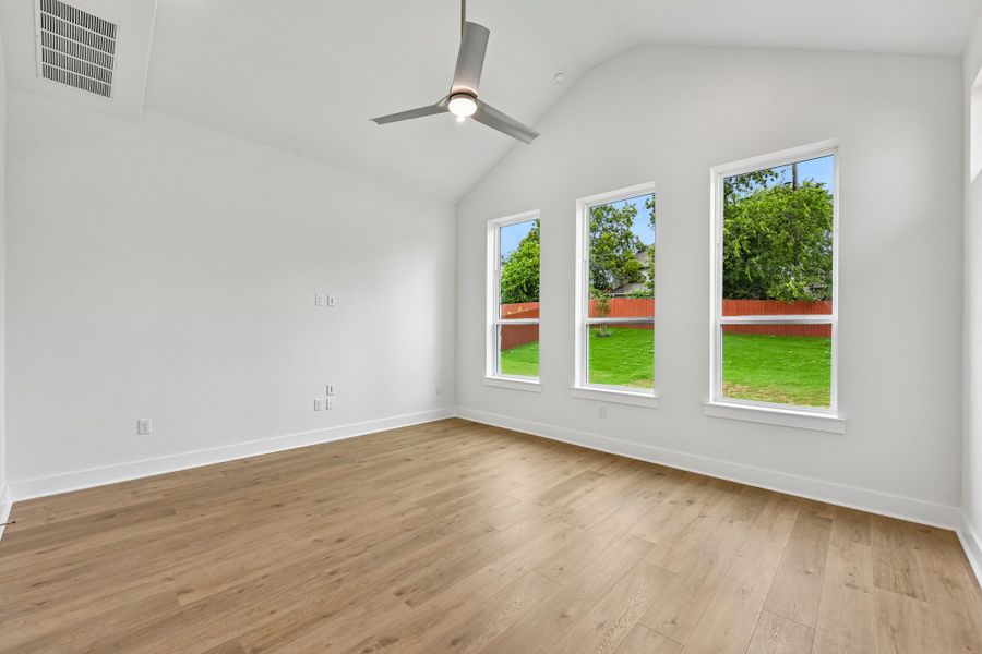 Spacious, unfurnished interior of a new home in Sauls Ranch, Round Rock (Image 20).