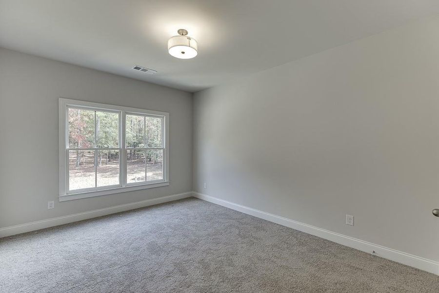 Spacious, unfurnished interior of a new home in , Bishop (Image 25).